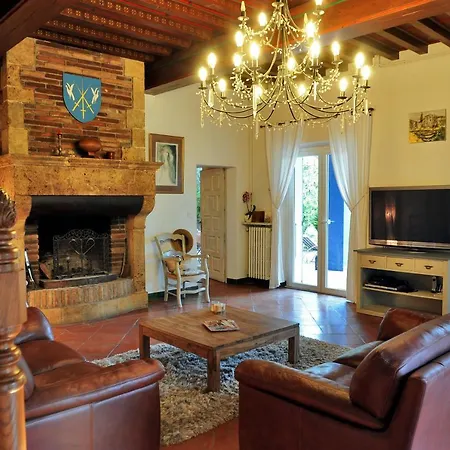 ヴィラ La Nenuphar チュイル